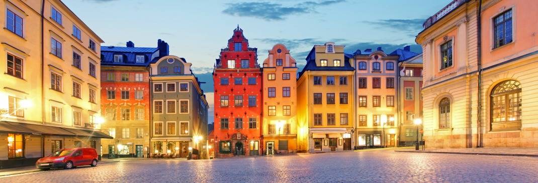 Häuserfassaden im Stadtzentrum von Stockholm